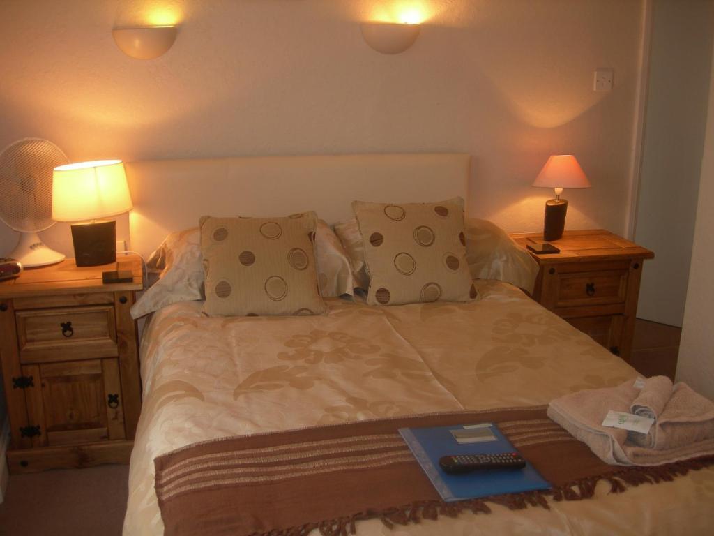 The Lodge Swindon Habitación foto