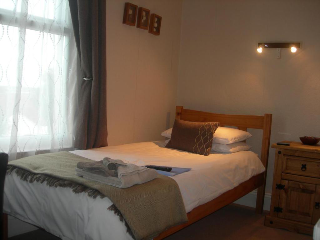 The Lodge Swindon Habitación foto