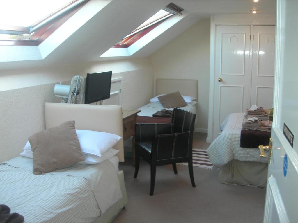 The Lodge Swindon Habitación foto